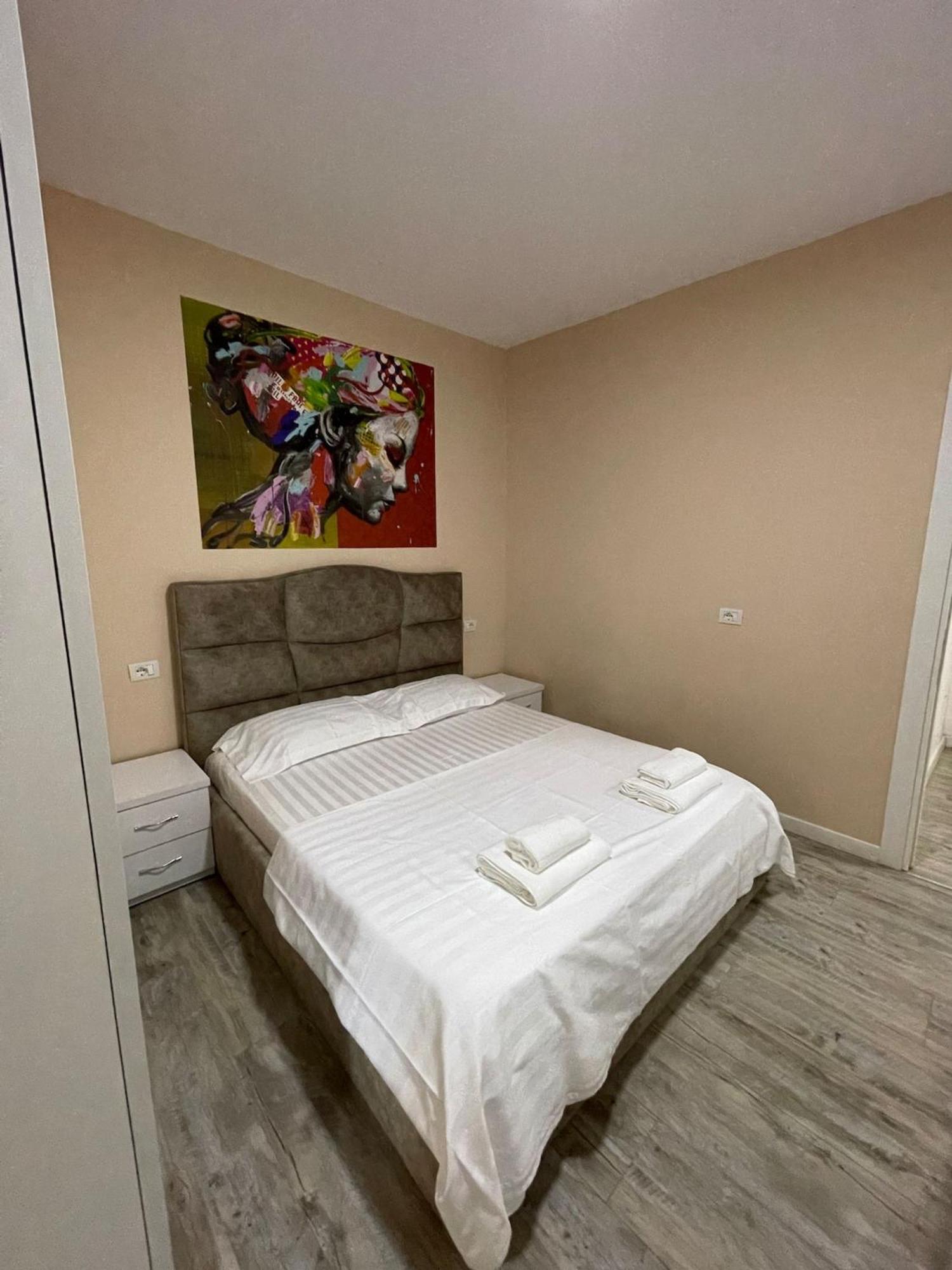 Boutique 3 - Cozy 1-bedroom Tirana